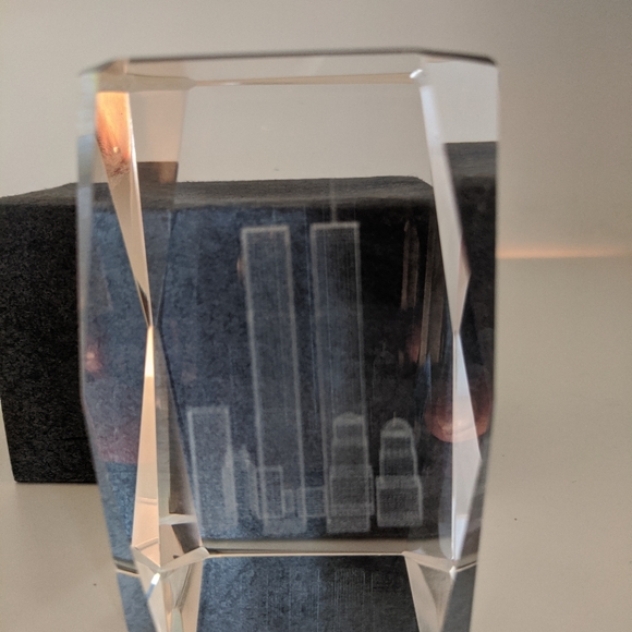 CRYSTAL CUBE ORNAMENT 3D ETCHED - Picture 5 of 7